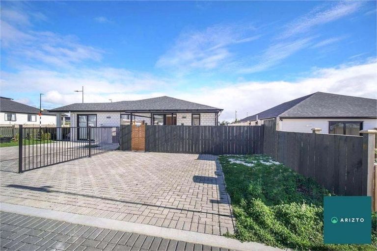 Photo of property in 8 Rorotu Avenue, Karaka, Papakura, 2113
