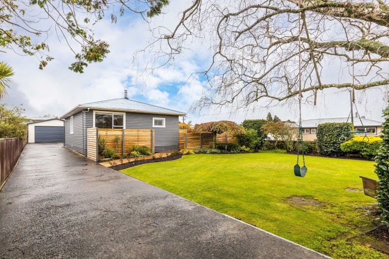 Photo of property in 18 Pukatea Street, Inglewood, 4330