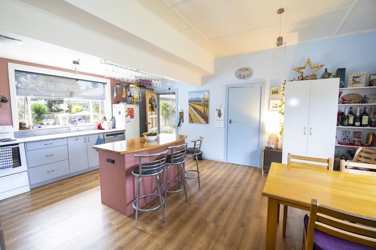 Photo of property in 45 Avondale Road, Taradale, Napier, 4112