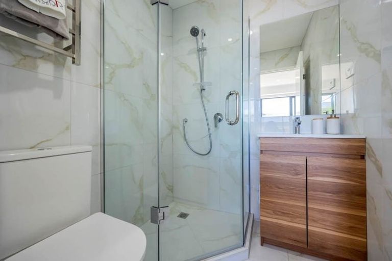 Photo of property in 8/8 Sheehan Road, Te Atatu South, Auckland, 0610