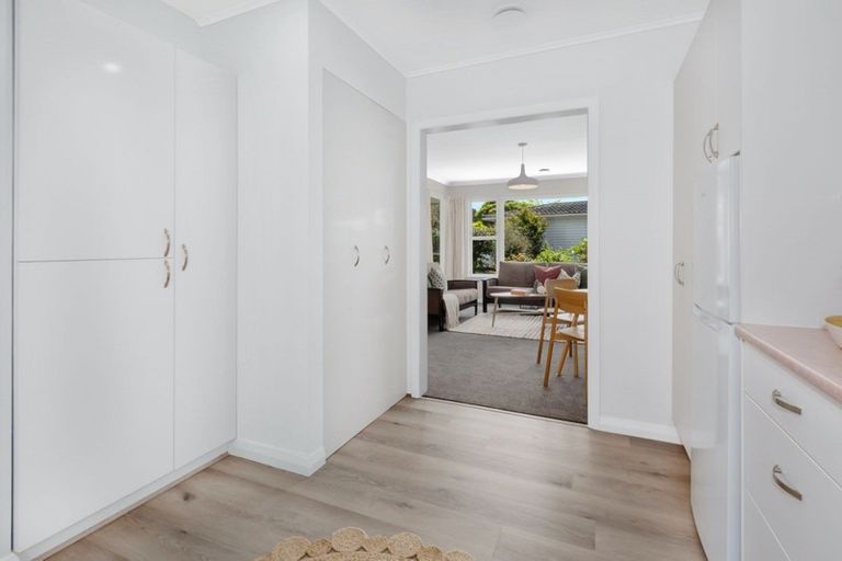 Photo of property in 13f1 Luckie Street, Tawa, Wellington, 5028