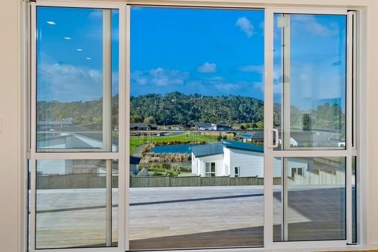 Photo of property in 94 Pohutukawa Parade, Riverhead, 0820