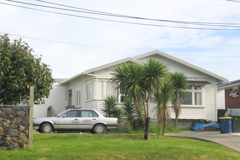 Photo of property in 150a Don Buck Road, Massey, Auckland, 0614