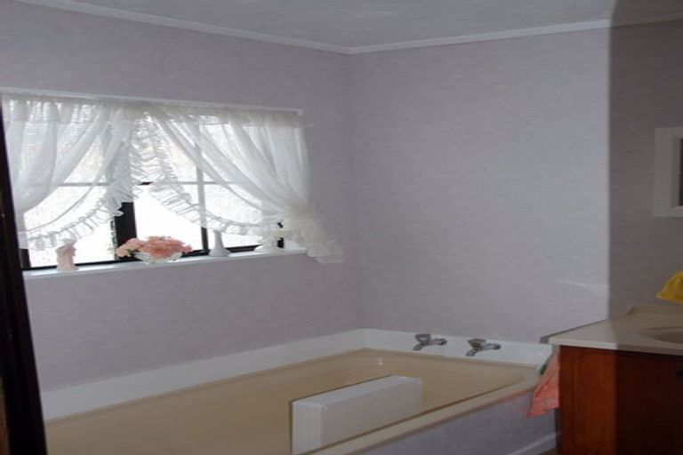 Photo of property in 3f2- Islington Street, Trentham, Upper Hutt, 5018