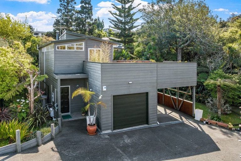 Photo of property in 2/17 Infidel Place, Torbay, Auckland, 0630