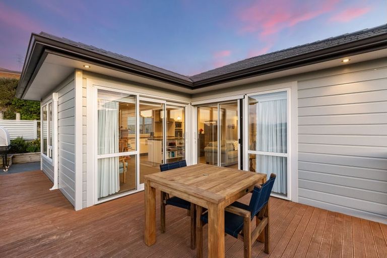 Photo of property in 8 Bluejacket Place, Whitby, Porirua, 5024