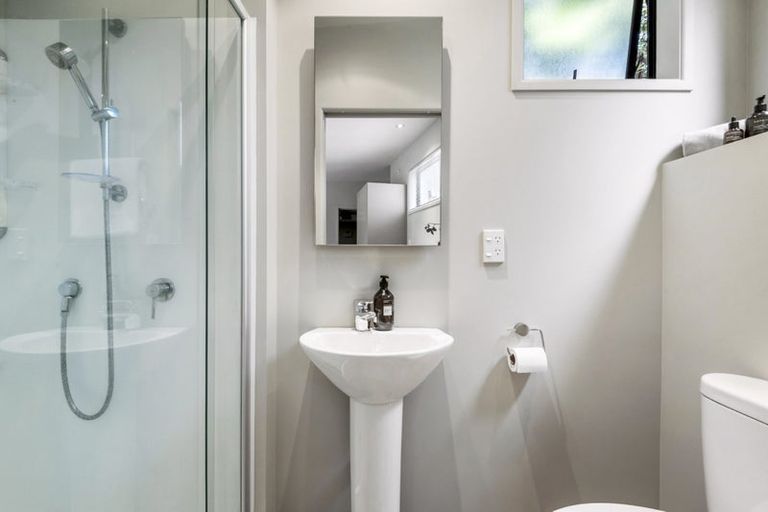 Photo of property in 1/20a Rawene Road, Birkenhead, Auckland, 0626