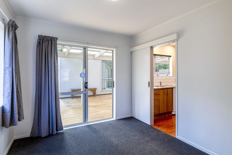 Photo of property in 68 Kohekohe Street, New Lynn, Auckland, 0600