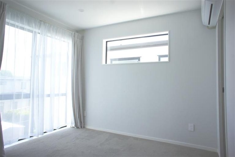 Photo of property in 42 Toanui Road, Hobsonville, Auckland, 0616