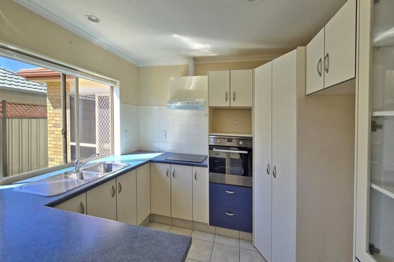 Photo of property in 12 Caulfield Place, Taradale, Napier, 4112