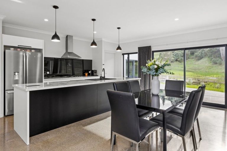 Photo of property in 16 Seafield Road, Eskdale, Napier, 4182