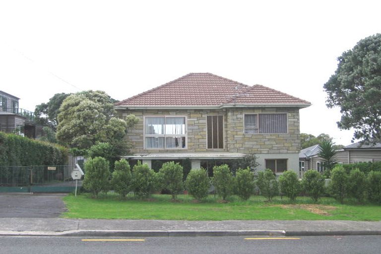 Photo of property in 4 Colonial Road, Birkenhead, Auckland, 0626