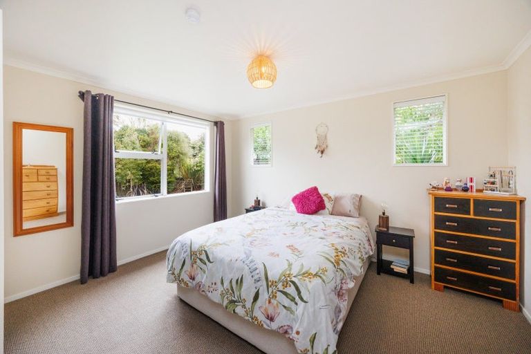 Photo of property in 121 Ruamahanga Crescent, Terrace End, Palmerston North, 4410