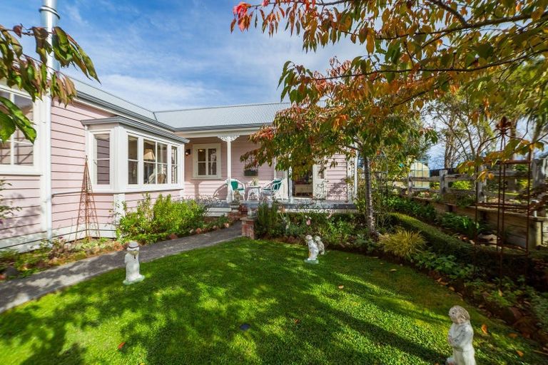 Photo of property in 10 Cotter Street, Greytown, 5712