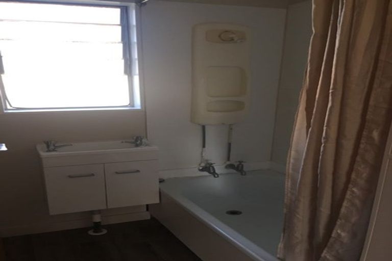 Photo of property in 5 Laurelwood Avenue, Pukekohe, 2120