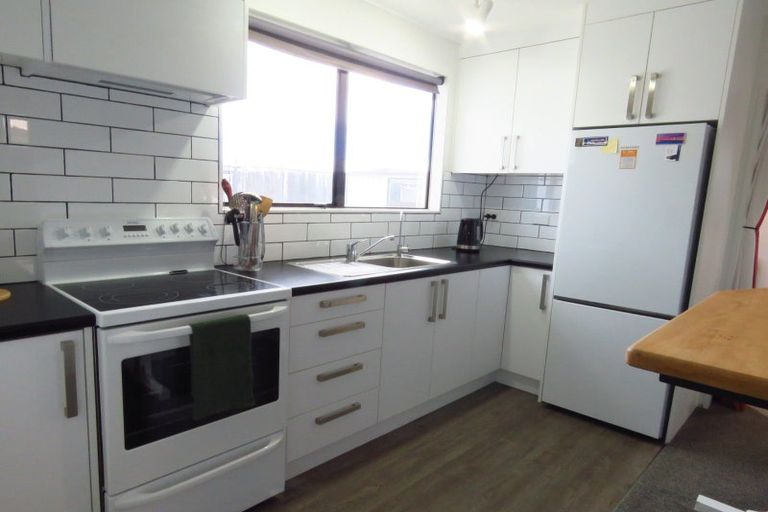 Photo of property in 16 Hunter Street, Westport, 7825