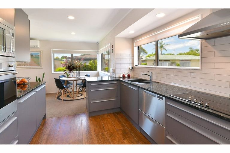 Photo of property in 2/54 Lakeside Drive, Orewa, 0931