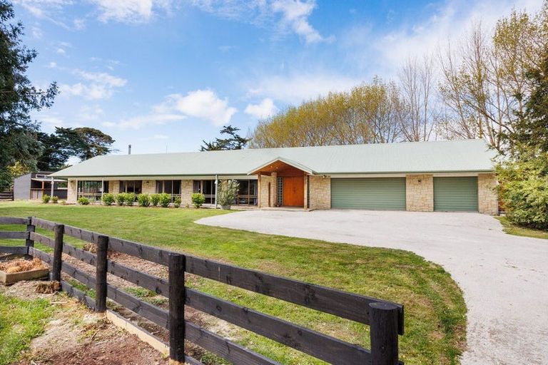 Photo of property in 440 Stoney Creek Road, Kelvin Grove, Palmerston North, 4470