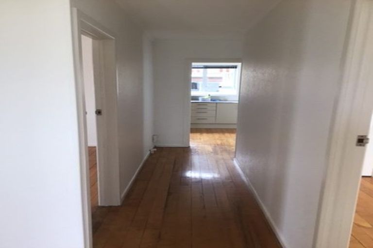 Photo of property in 12 Lyttelton Avenue, Forrest Hill, Auckland, 0620