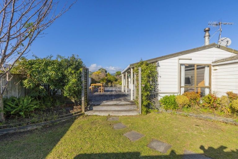 Photo of property in 34 Hollis Road, Paraparaumu Beach, Paraparaumu, 5032