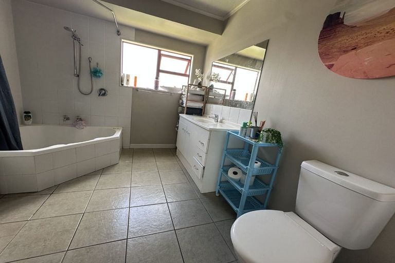 Photo of property in 4a Inverness Road, Western Heights, Rotorua, 3015