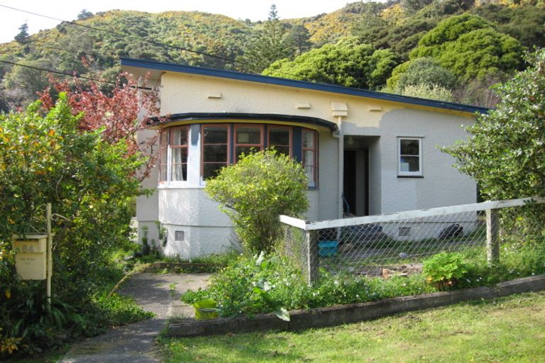 Photo of property in 84 Norton Park Grove, Waterloo, Lower Hutt, 5011