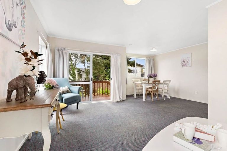 Photo of property in 10 Borich Road, Sunnyvale, Auckland, 0612
