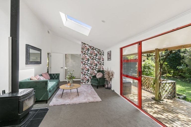 Photo of property in 18 Parsons Glen, Karori, Wellington, 6012