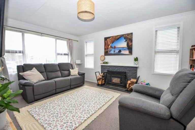 Photo of property in 13 Diamond Street, Carterton, 5713