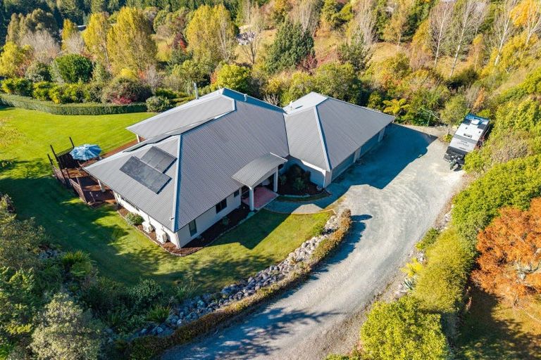 Photo of property in 89 Totara View Road, Wakefield, 7095