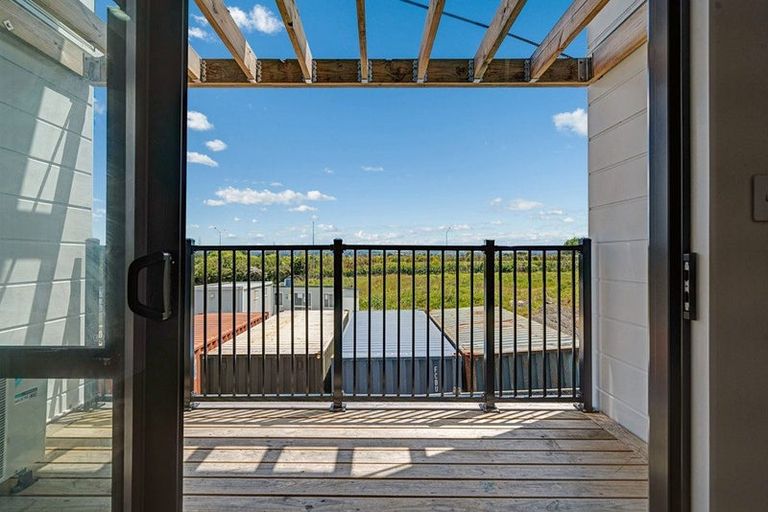 Photo of property in 8 Jabuka Street, Glen Eden, Auckland, 0602