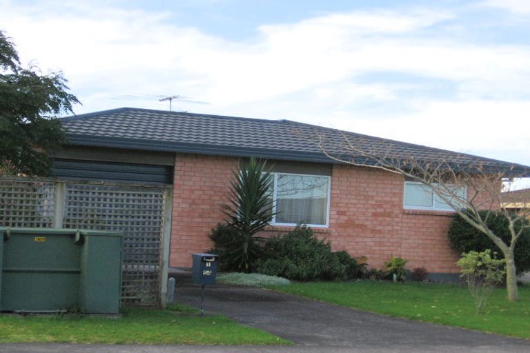 Photo of property in 64 Kath Hopper Drive, Orewa, 0931