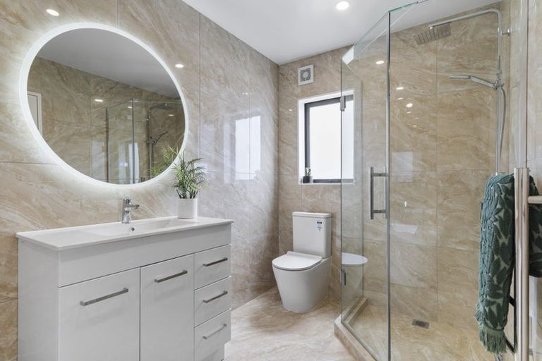 Photo of property in 3/68 Smythe Road, Henderson, Auckland, 0612