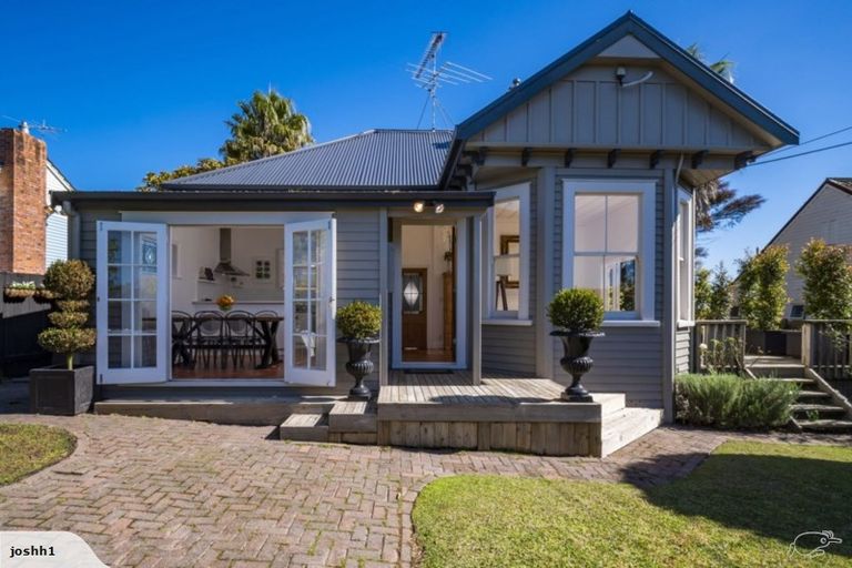 Photo of property in 1/86 Birkenhead Avenue, Birkenhead, Auckland, 0626