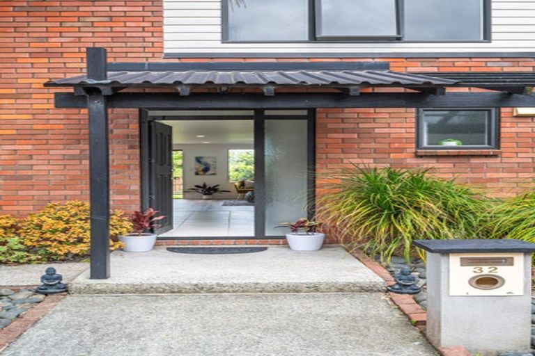 Photo of property in 32 Secoia Crescent, Mangere, Auckland, 2022