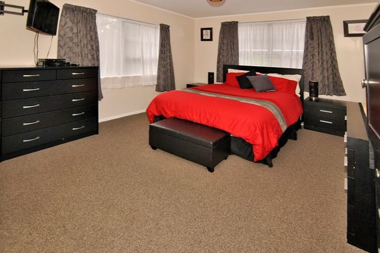 Photo of property in 74 Cortina Avenue, Johnsonville, Wellington, 6037