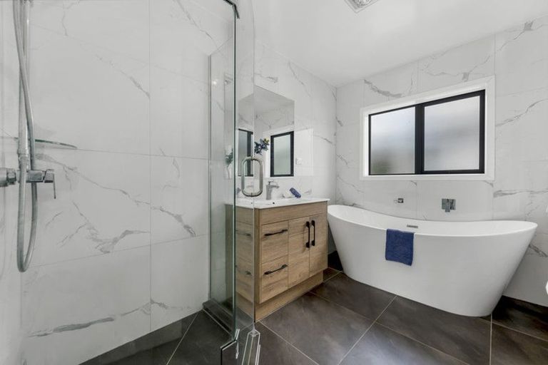 Photo of property in 9 Skanda Crescent, Flat Bush, Auckland, 2019