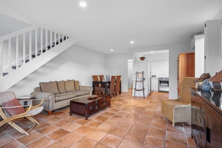 Photo of property in 10/16 Derby Street, St Albans, Christchurch, 8014