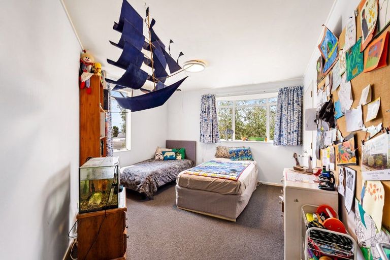 Photo of property in 15 Woodford Heights, Havelock North, 4130