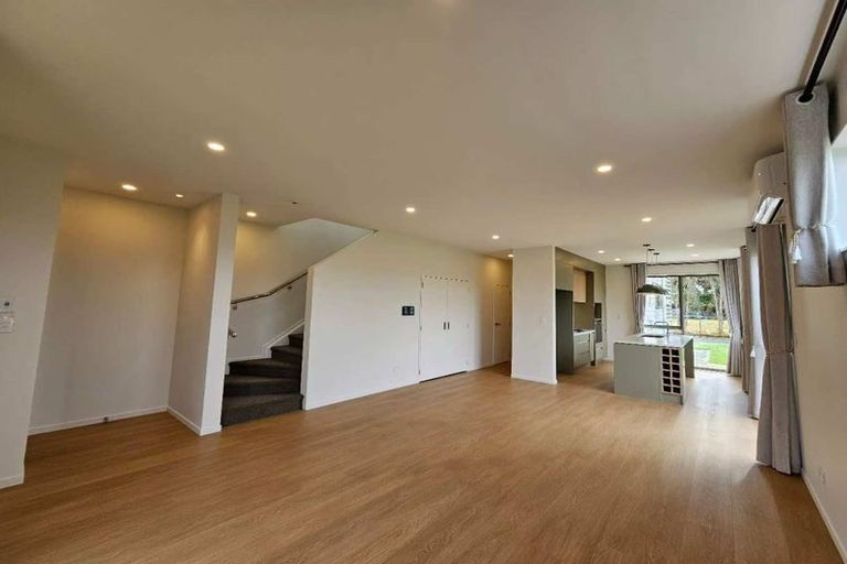 Photo of property in 3 Yellow Pear Lane, Karaka, 2578