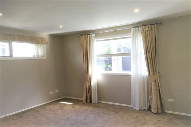 Photo of property in 18 Ramillies Place, Glenfield, Auckland, 0629