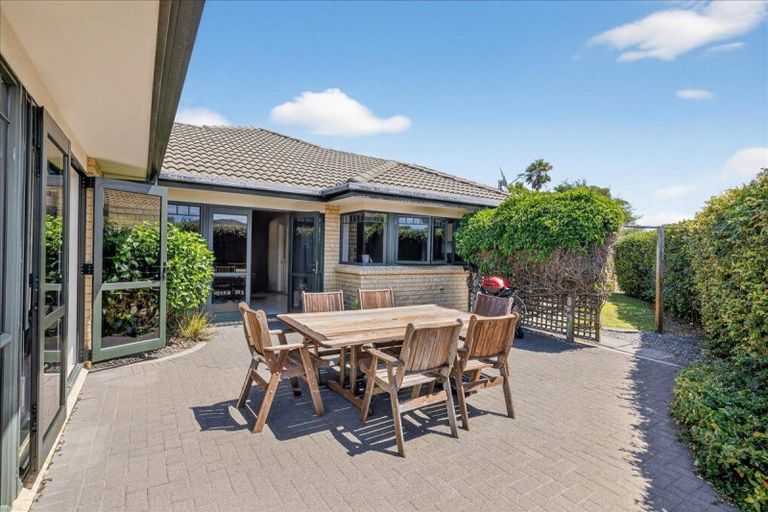 Photo of property in 4 Halesia Place, Mount Maunganui, 3116