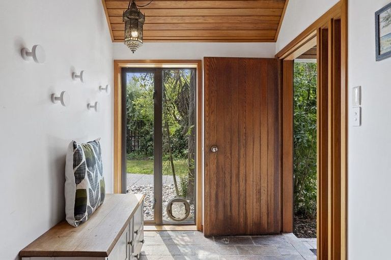 Photo of property in 25 Cricklewood Place, Avonhead, Christchurch, 8042