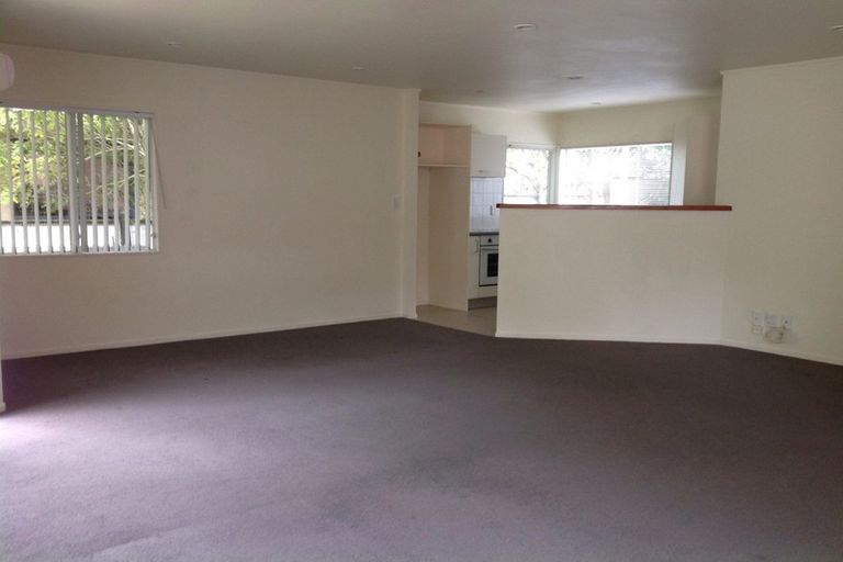 Photo of property in 299a Great North Road, Henderson, Auckland, 0612