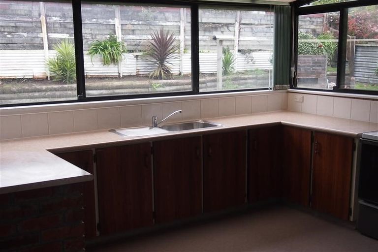 Photo of property in 2/2 Silvan Place, Bell Block, New Plymouth, 4312