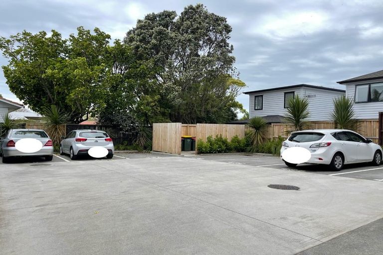 Photo of property in 49b Hatherlow Street, Glenfield, Auckland, 0629