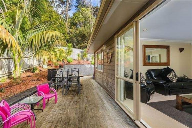 Photo of property in 9 Hornsey Avenue, Henderson, Auckland, 0612