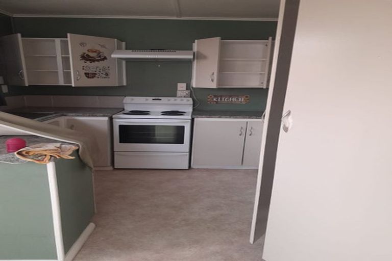 Photo of property in 10 Churchill Crescent, Foxton, 4814