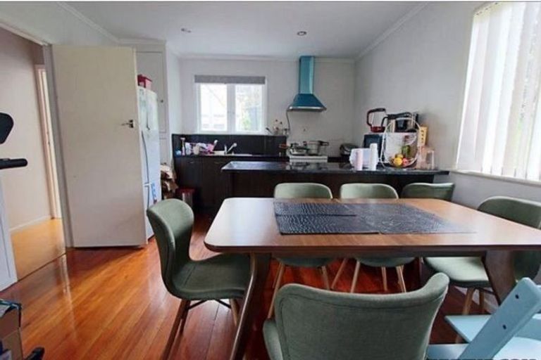 Photo of property in 27 Kohekohe Street, New Lynn, Auckland, 0600