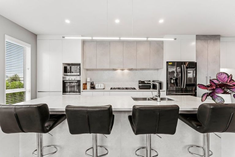 Photo of property in 2 Boocock Crescent, Orewa, 0931